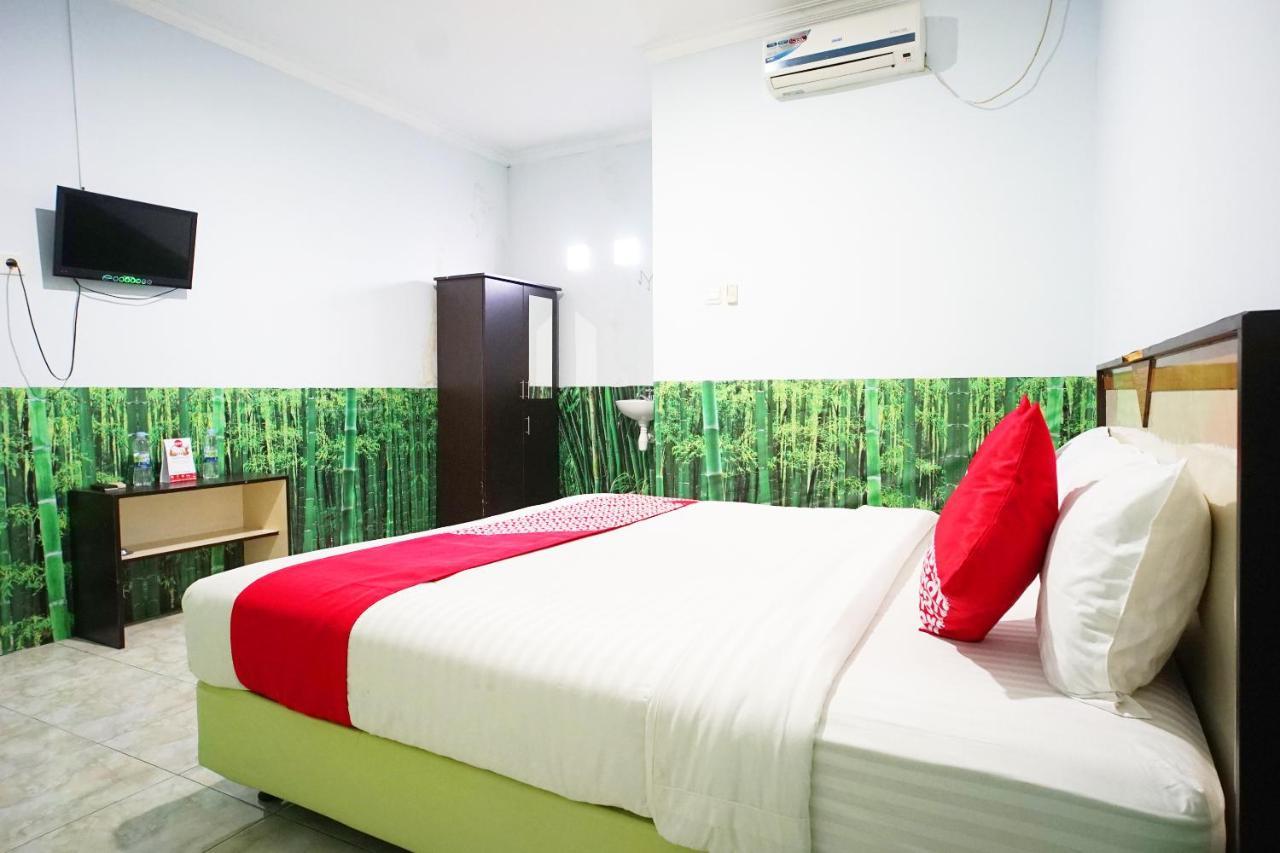 Super Oyo 754 Nur Aziziah Guest House Syariah Balikpapan  Exteriör bild