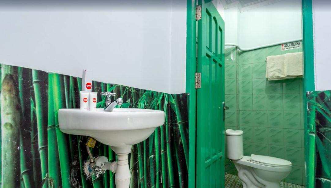 Super Oyo 754 Nur Aziziah Guest House Syariah Balikpapan  Exteriör bild