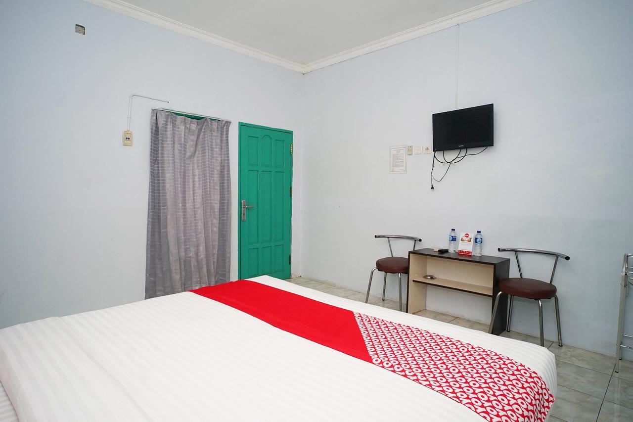 Super Oyo 754 Nur Aziziah Guest House Syariah Balikpapan  Exteriör bild