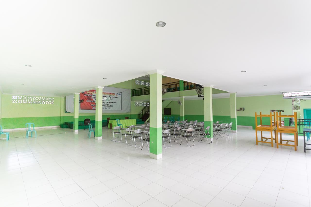 Super Oyo 754 Nur Aziziah Guest House Syariah Balikpapan  Exteriör bild