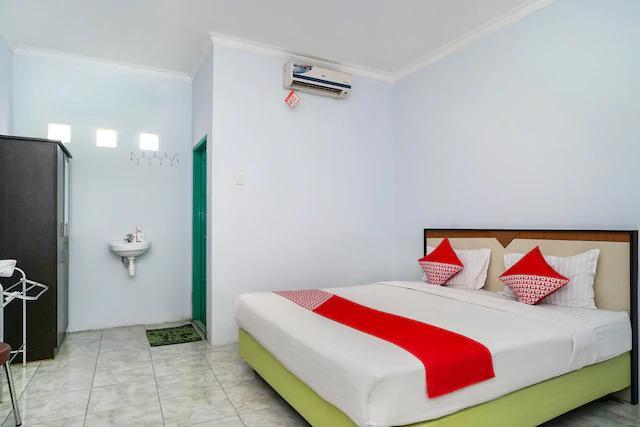Super Oyo 754 Nur Aziziah Guest House Syariah Balikpapan  Exteriör bild