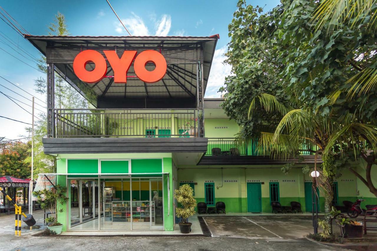 Super Oyo 754 Nur Aziziah Guest House Syariah Balikpapan  Exteriör bild