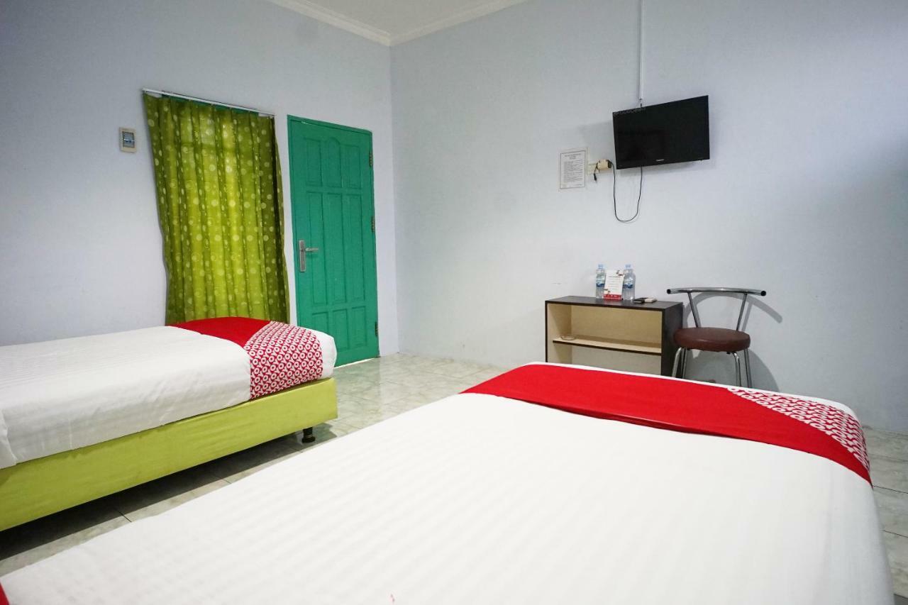 Super Oyo 754 Nur Aziziah Guest House Syariah Balikpapan  Exteriör bild